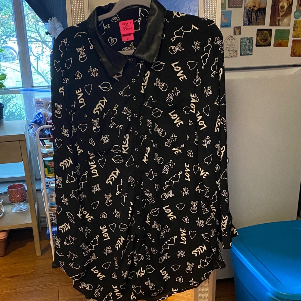 Torrid Black and White Graphic Shirt with Faux Leather Collar